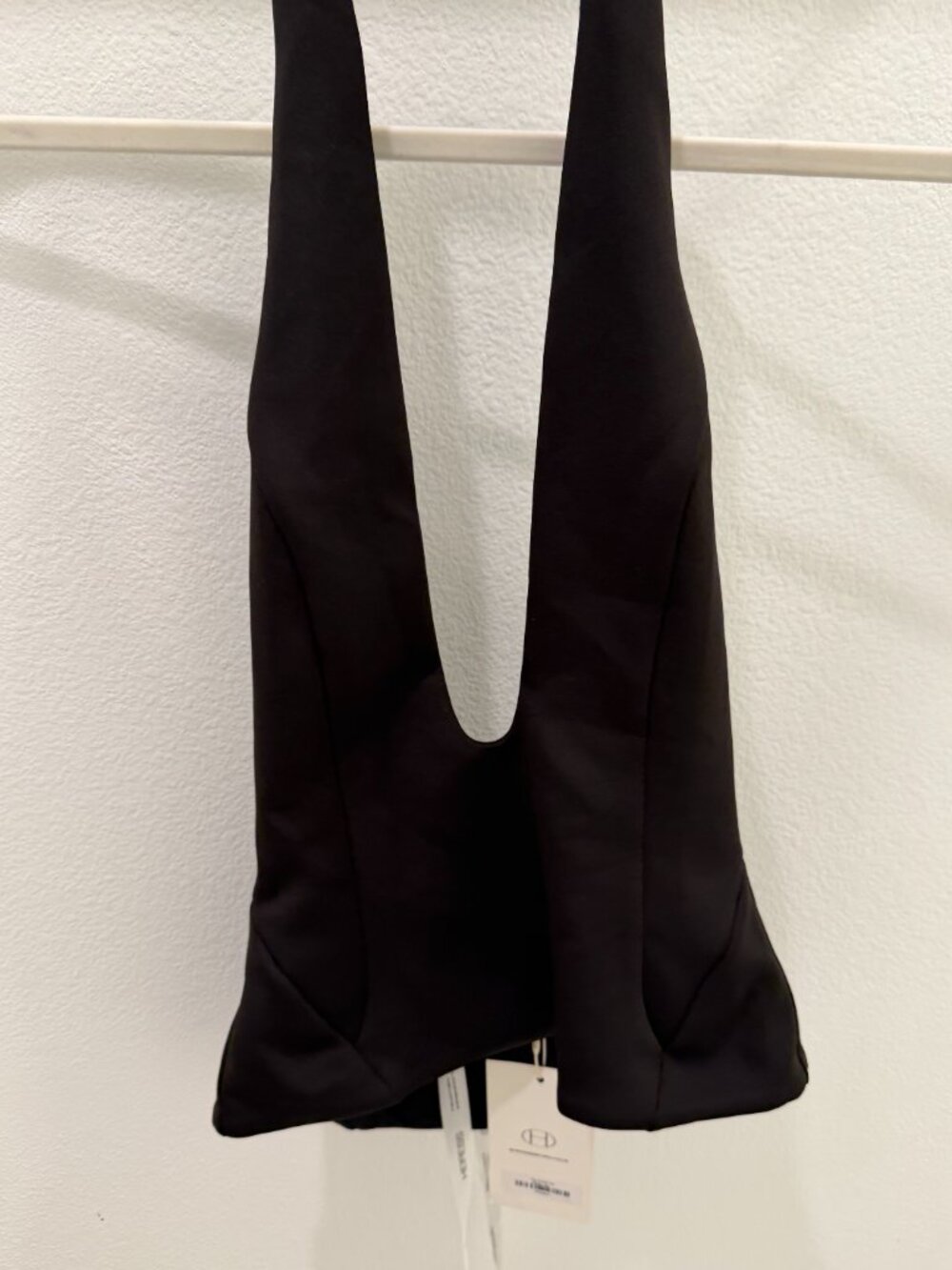Heiress Beverly Hills The Sculpt Top Black Halter Deep V Size XS - Picture 2 of 6
